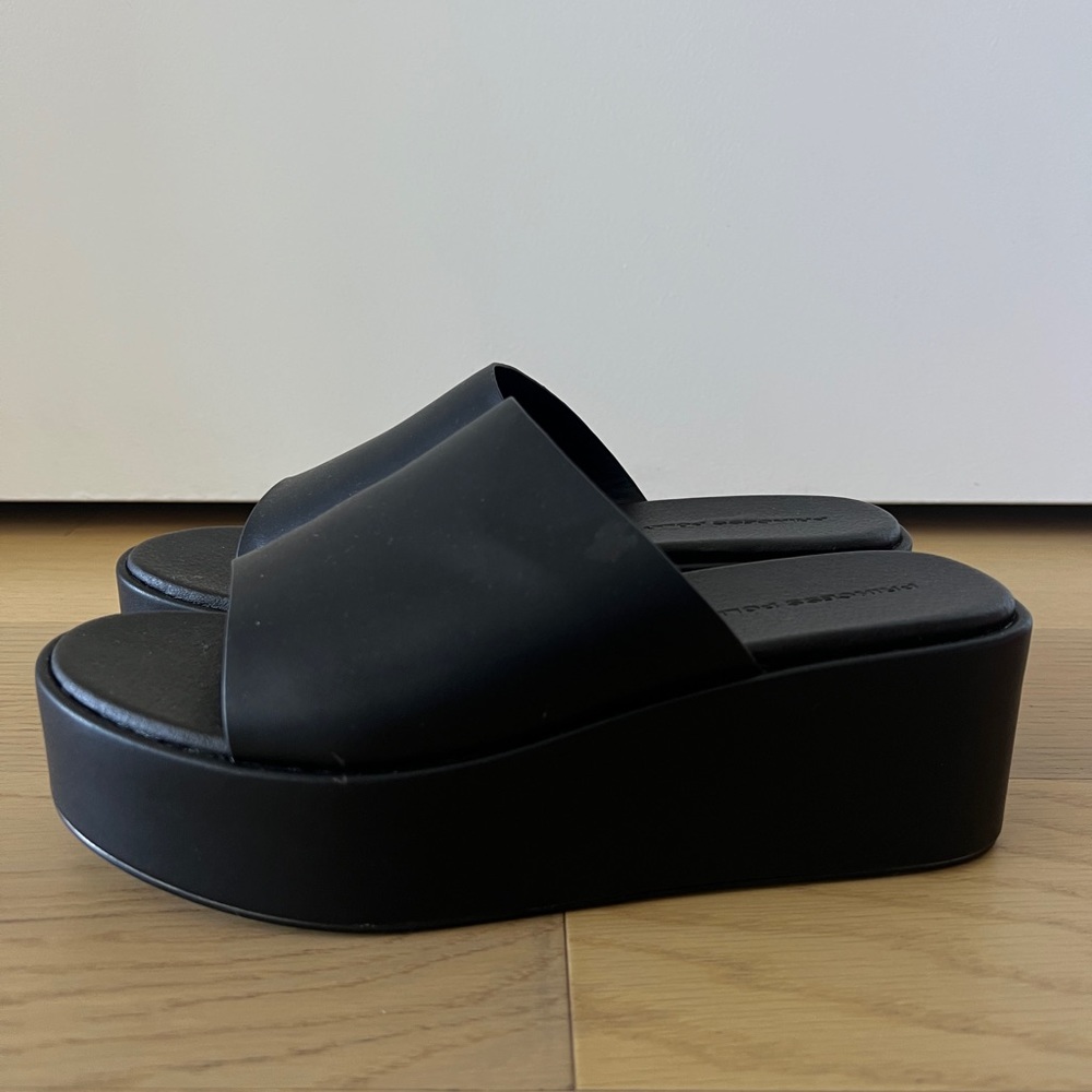 Princess Polly Platform Slides size 7